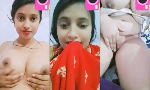 Beautiful Sexy Bhabi Showing Playing With Boobs