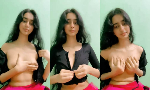 Horny Girl Nude Boobs Showing